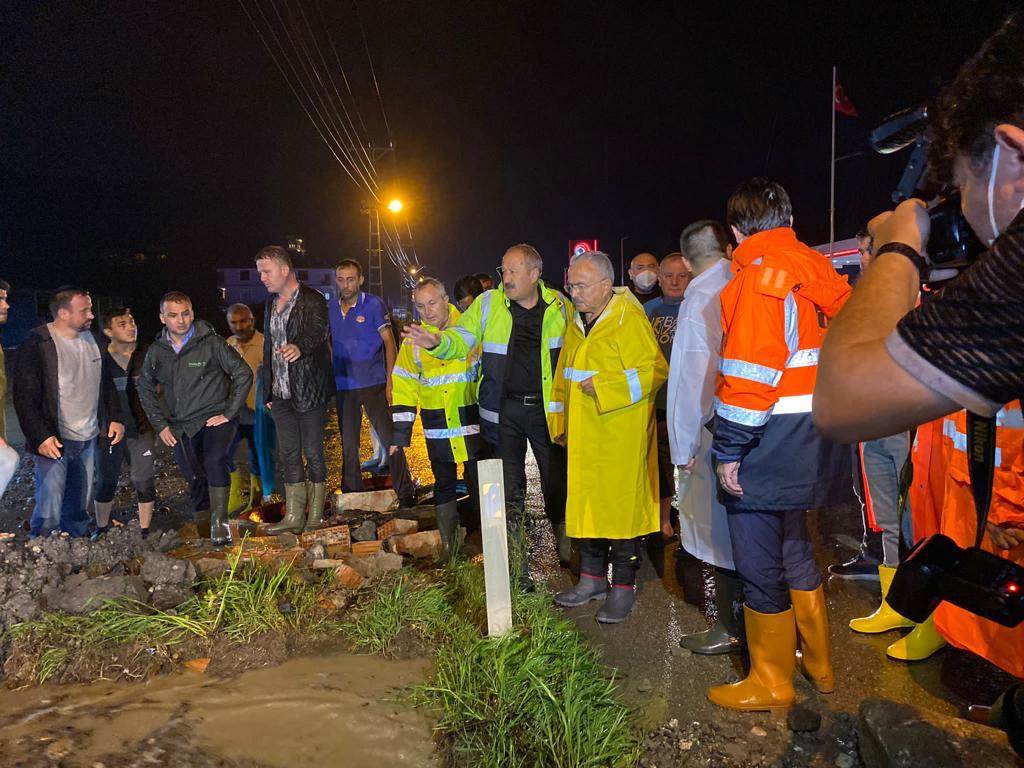 BAŞKAN GÜLER, ÇALIŞMALARI SAHADAN YÖNETTİ